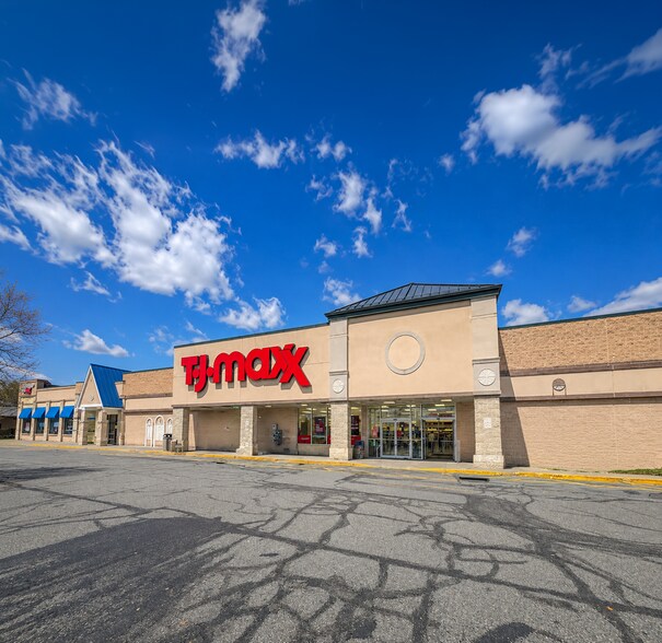 More Photos Of 215 Larkin Dr, Monroe Freestanding For Lease