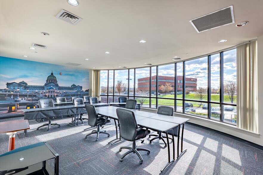 More Photos Of 4550 Lena Dr, Mechanicsburg Office For Lease