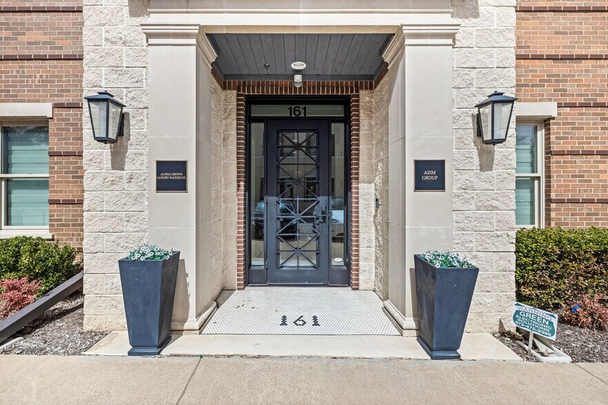 More Photos Of 161 Summit Ave, Southlake Office Residential For Lease
