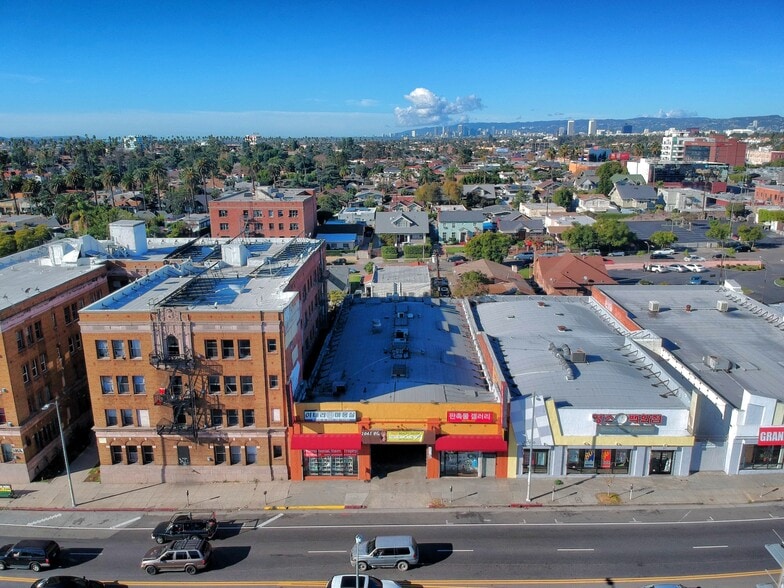 More Photos Of 1045 S Western Ave, Los Angeles Storefront For Sale