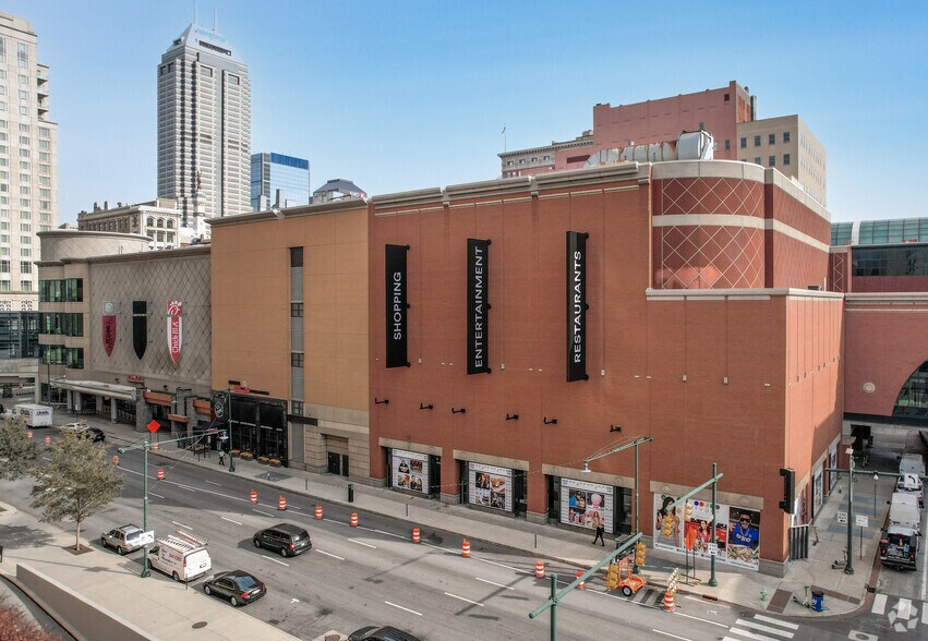 More Photos Of 49 W Maryland St, Indianapolis General Retail For Lease