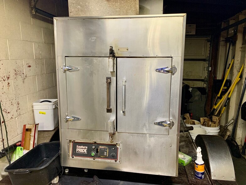 More Photos Of 1220 E 15th St, Joplin Specialty For Sale