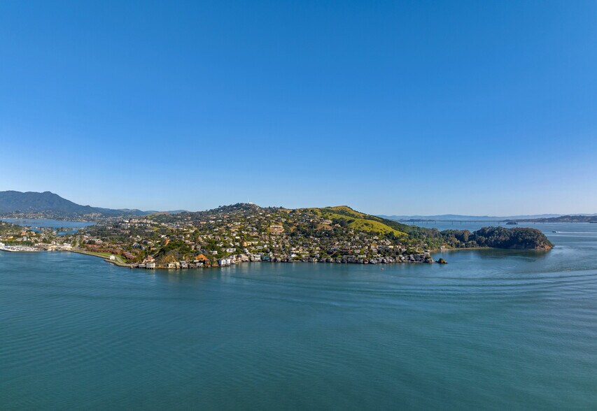 More Photos Of 2002 Paradise Dr, Tiburon Apartments For Sale