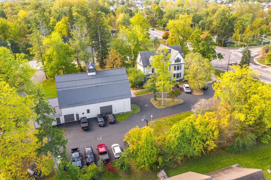 More Photos Of 4588 S Park Ave, Hamburg Office Residential For Sale