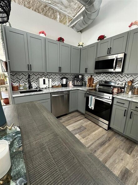 More Photos Of 30307 Ranch Road 12, Dripping Springs Light Manufacturing For Lease