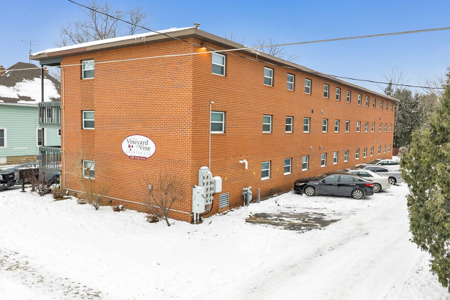 More Photos Of 836 Vine Ave, Oshkosh Apartments For Sale