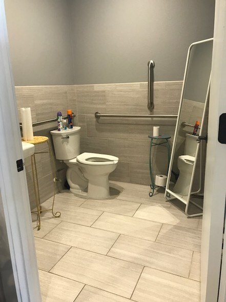 More Photos Of 237 Belgrade Ave, Mankato Storefront Retail Residential For Sale