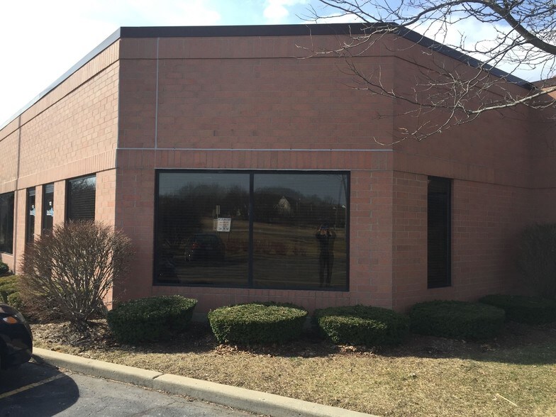 More Photos Of 500 Park Ave, Lake Villa Warehouse For Sale