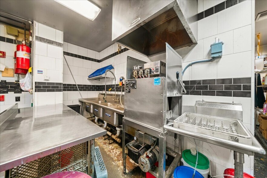 More Photos Of 2136 Lake Ariel Hwy, Lake Ariel Restaurant For Sale