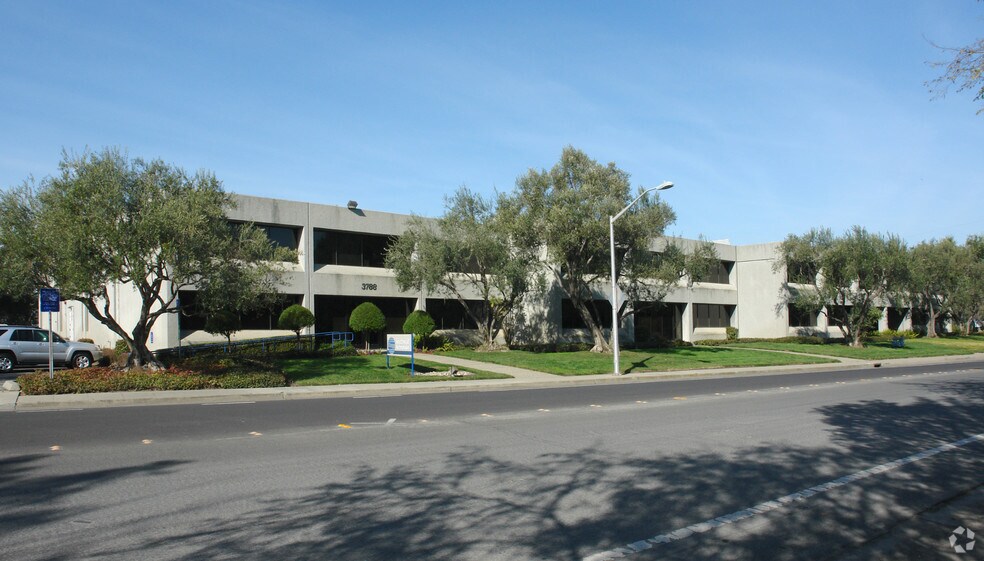 More Photos Of 3772-3788 Fabian Way, Palo Alto Research And Development For Lease