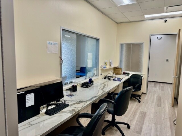 More Photos Of 7103 S Peek Rd, Richmond Medical For Lease