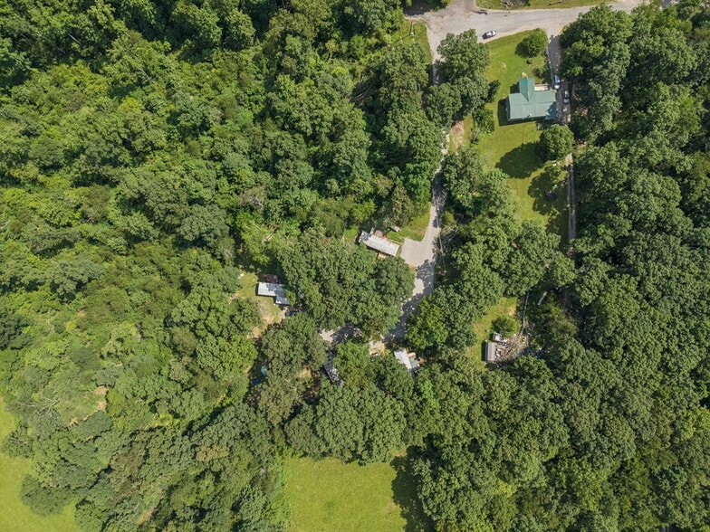 More Photos Of 9314 Beeler Ct, Bon Aqua Manufactured Housing Mobile Home Park For Sale
