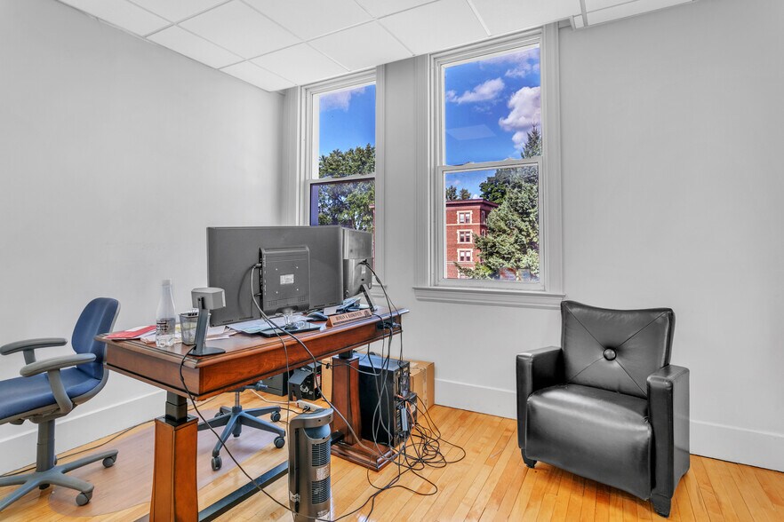 More Photos Of 85 Elm St, West Springfield Storefront Retail Office For Lease