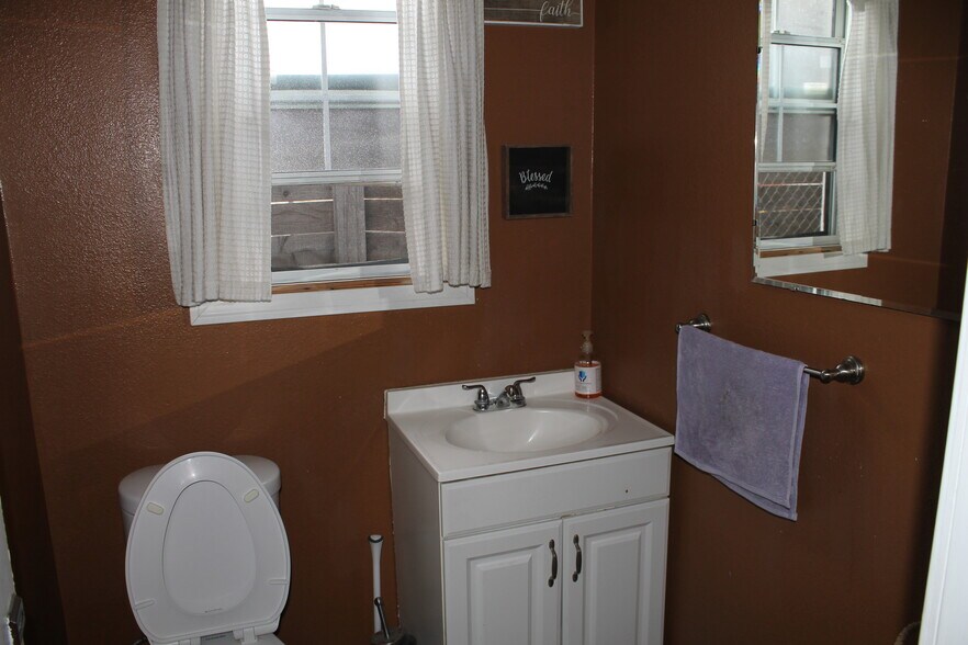 More Photos Of 6035 Mesa Ave, Los Angeles Specialty For Sale