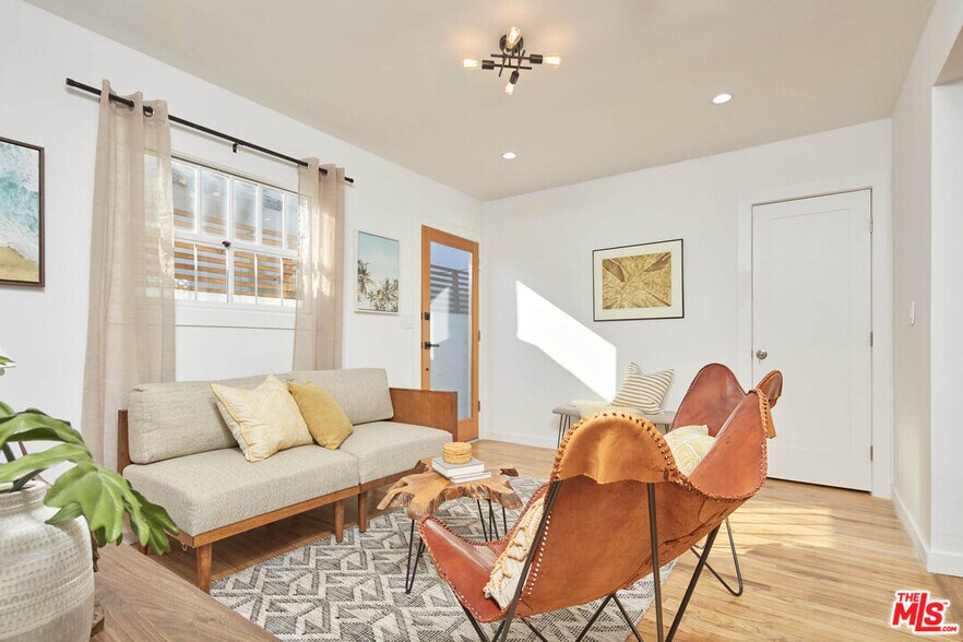 More Photos Of 2818 Abbot Kinney Blvd, Venice Apartments For Sale