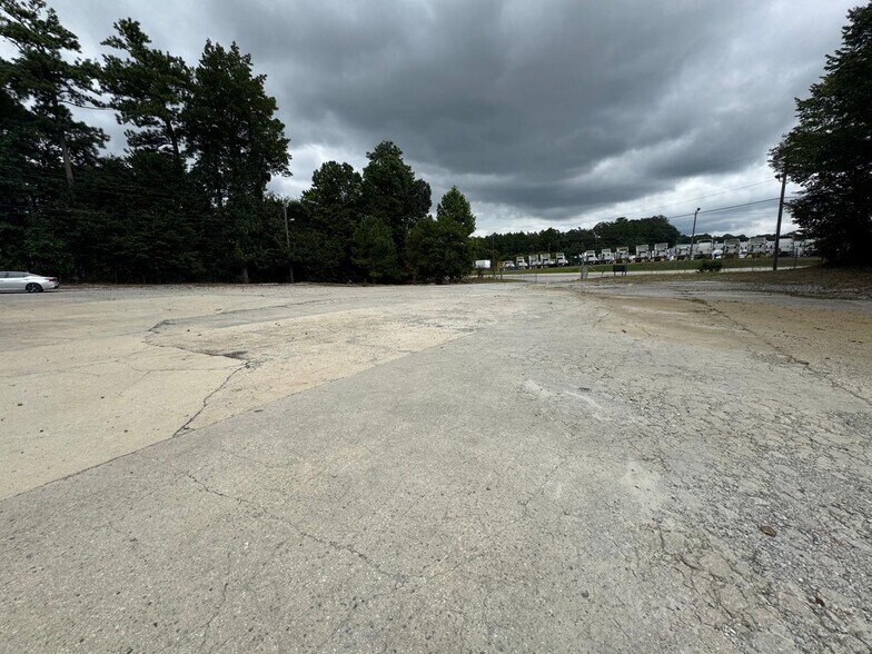 More Photos Of 4145 Thurman Rd, Conley Warehouse For Lease