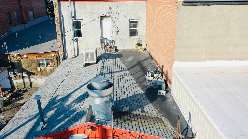 More Photos Of 118 N Main St, Livingston Storefront Retail Residential For Sale