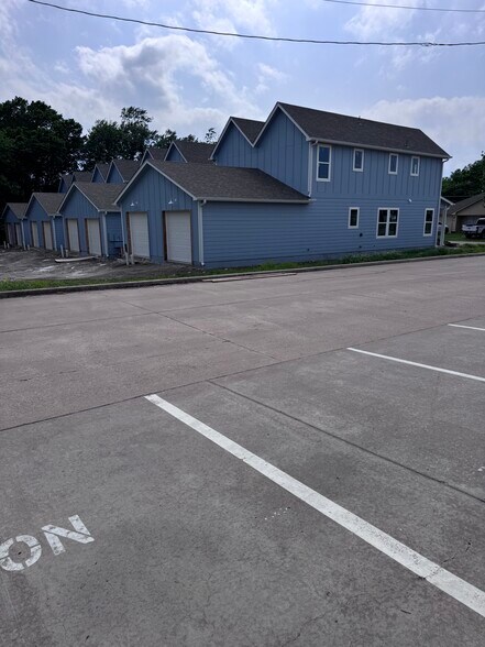 More Photos Of 718 N Weenonah Ave, Claremore Apartments For Sale