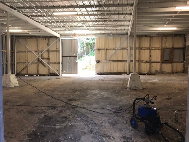 More Photos Of 1275 Pryor Rd SW, Atlanta Warehouse For Lease