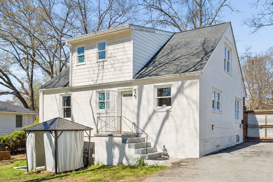 More Photos Of 1860 Penelope Rd NW, Atlanta Hospitality For Sale
