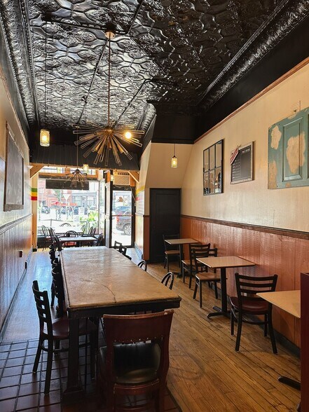 More Photos Of 162-164 Glen St, Glens Falls Storefront Retail Residential For Lease