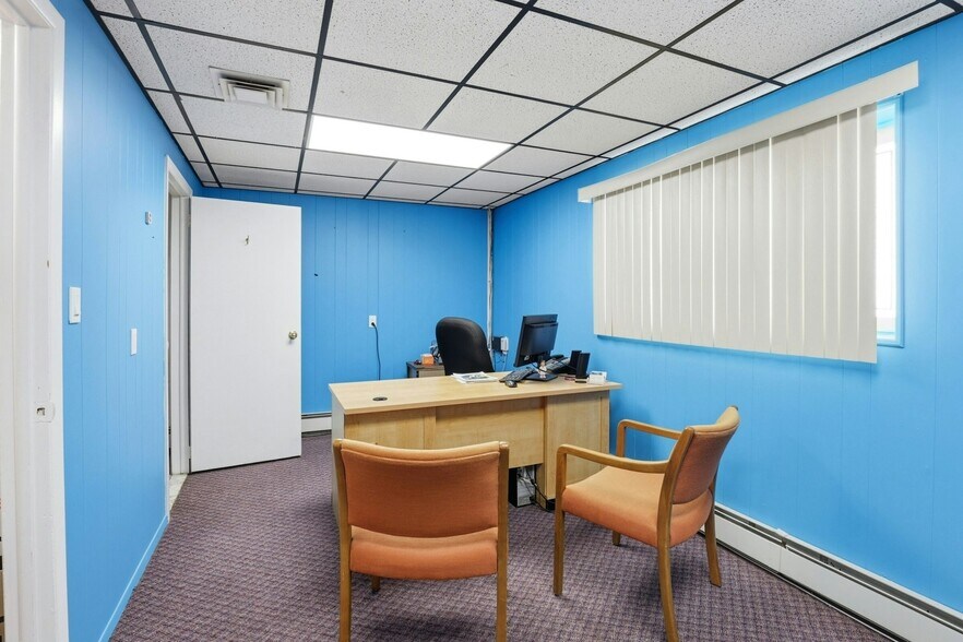 More Photos Of 4169 Iris Pl, Bethpage Medical For Sale