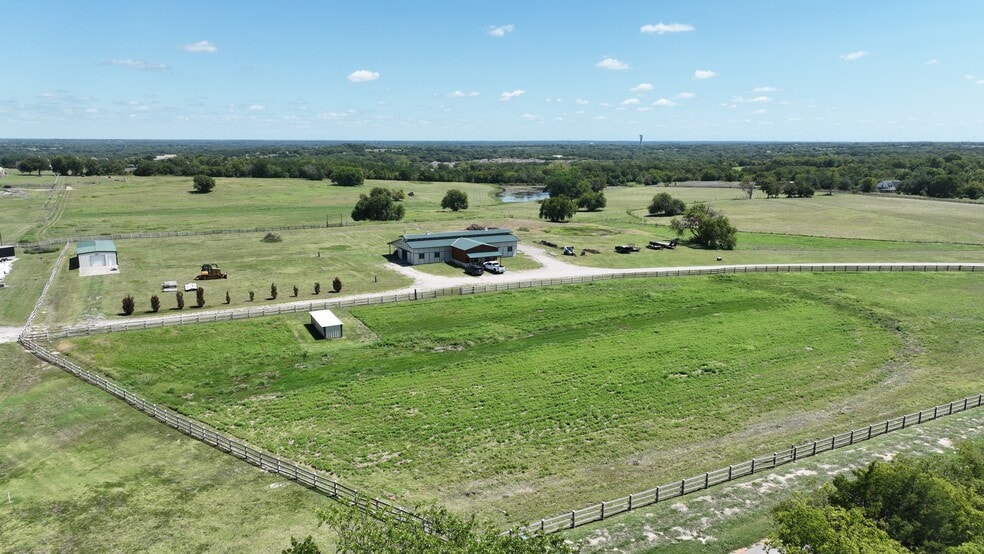 More Photos Of 1253 N Hill St, Van Alstyne Light Distribution For Sale