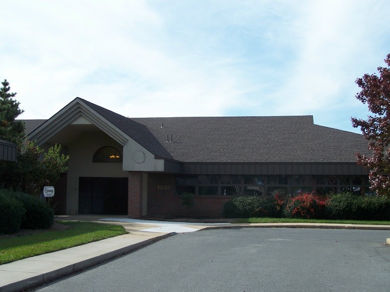 Primary Photo Of 1201 College Park Dr, Dover Office For Lease