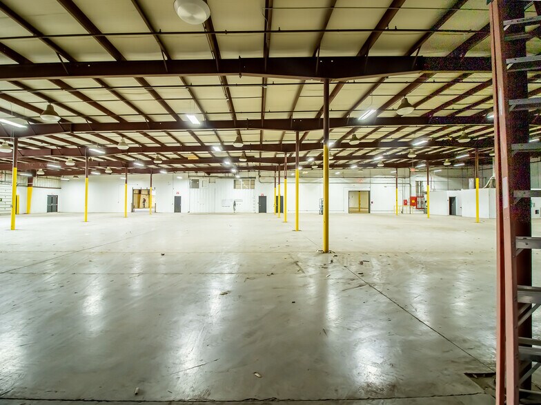 More Photos Of 99 S 3rd St, Hudson Warehouse For Lease