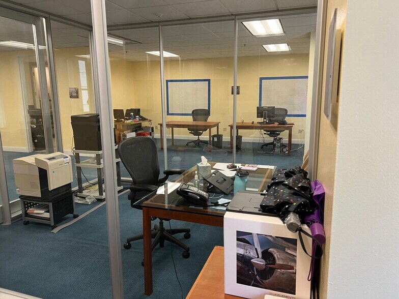 More Photos Of 211 W Wacker Dr, Chicago Office For Sale