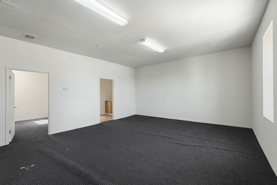 More Photos Of 2 N Main St, Lodi Storefront Retail Office For Sale