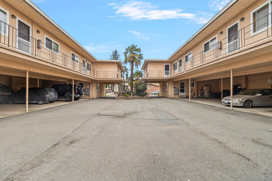 More Photos Of 225-243 Chumalia St, San Leandro Apartments For Sale