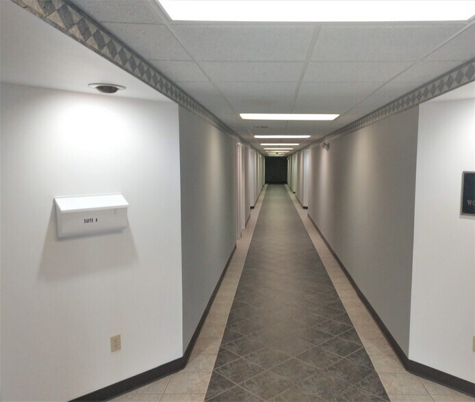 More Photos Of 2804 Boilermaker Ct, Valparaiso Office For Lease