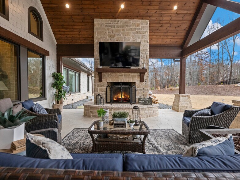 More Photos Of 3263 Tanners Mill Rd, Gainesville Specialty For Sale