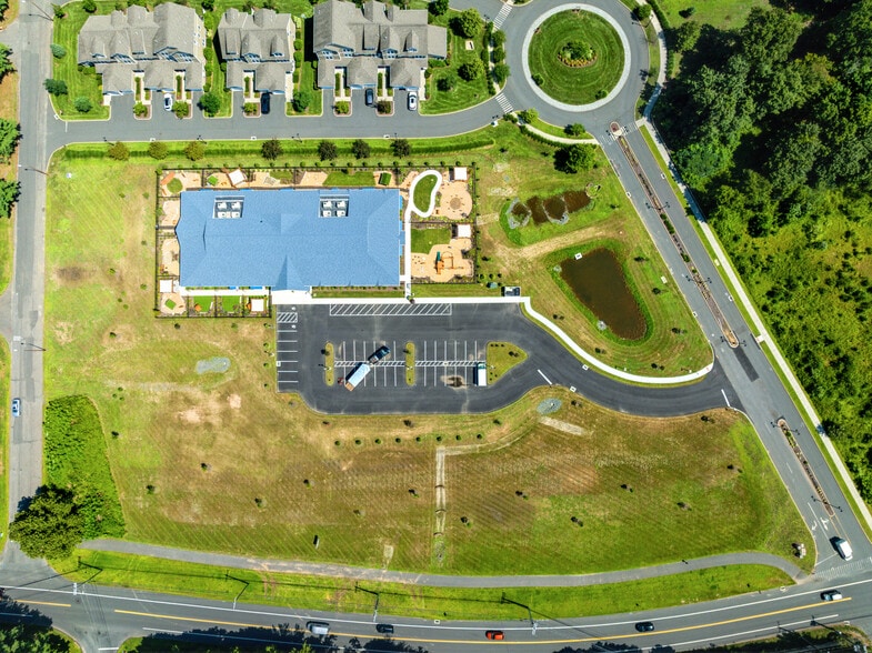 More Photos Of 30 Hopmeadow St, Weatogue Schools For Sale