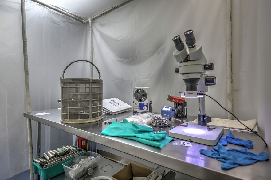 More Photos Of 15 Container Dr, Terryville Manufacturing For Sale