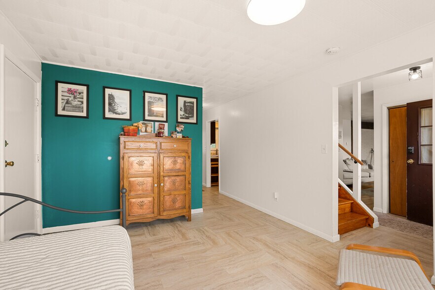 More Photos Of 162 Black Bear Run, Berlin Specialty For Sale