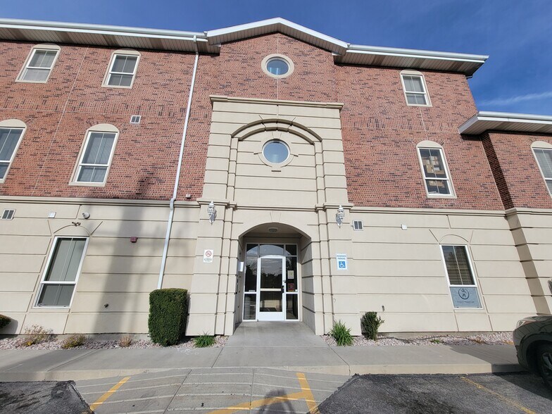 More Photos Of 411-423 N Orem Blvd, Orem Medical For Lease