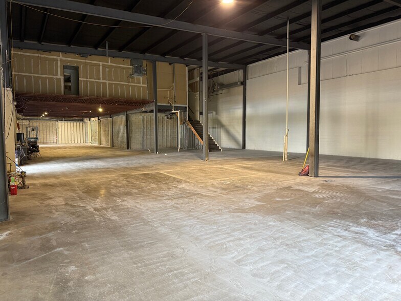 More Photos Of 1190 Pompton Ave, Cedar Grove General Retail For Lease