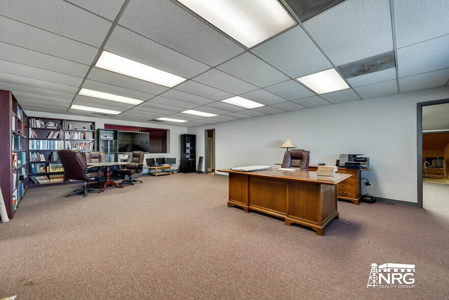 More Photos Of 715 W 81st St, Odessa Warehouse For Sale