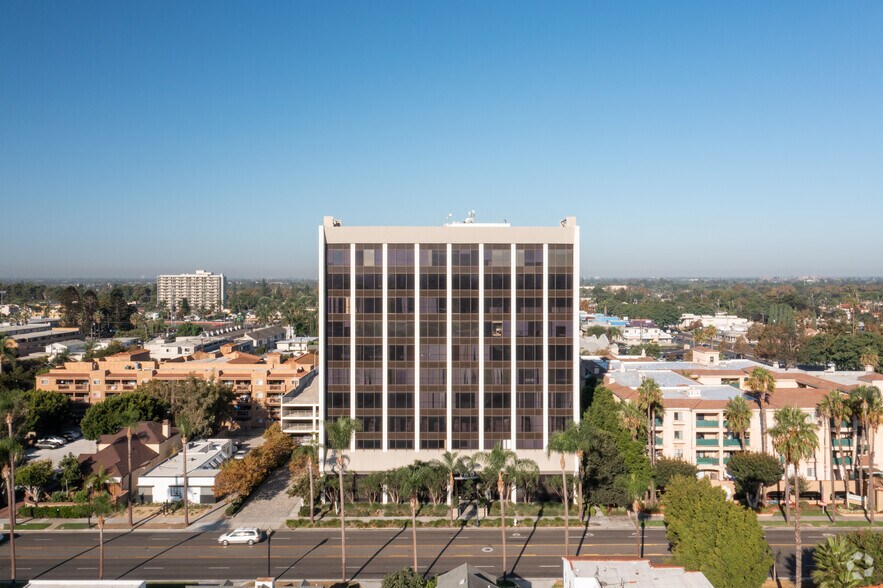 More Photos Of 1600 N Broadway, Santa Ana Medical For Sale