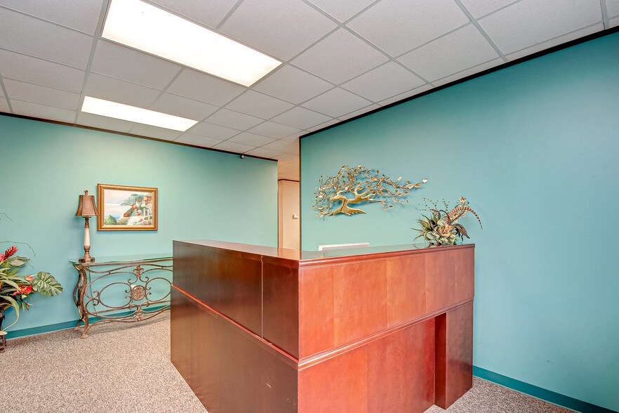 More Photos Of 7102 Glen Chase Ct, Houston Office For Sale