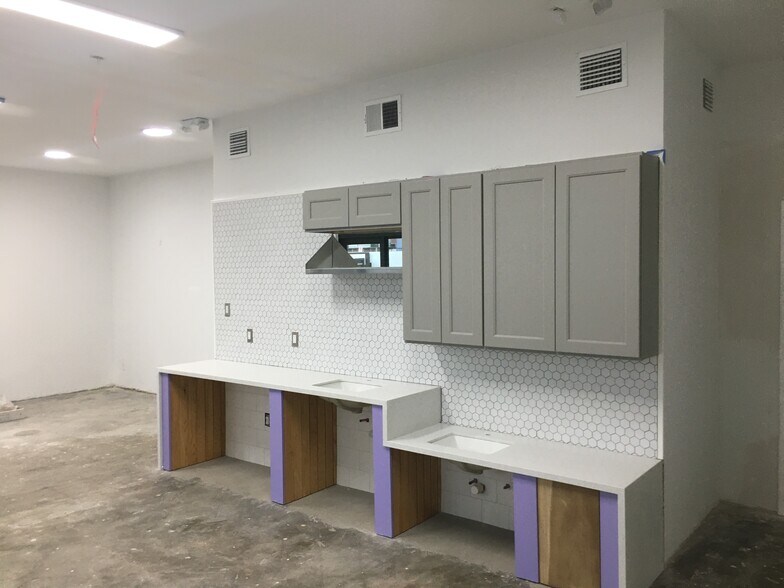 More Photos Of 4304 La Branch St, Houston Daycare Center For Lease