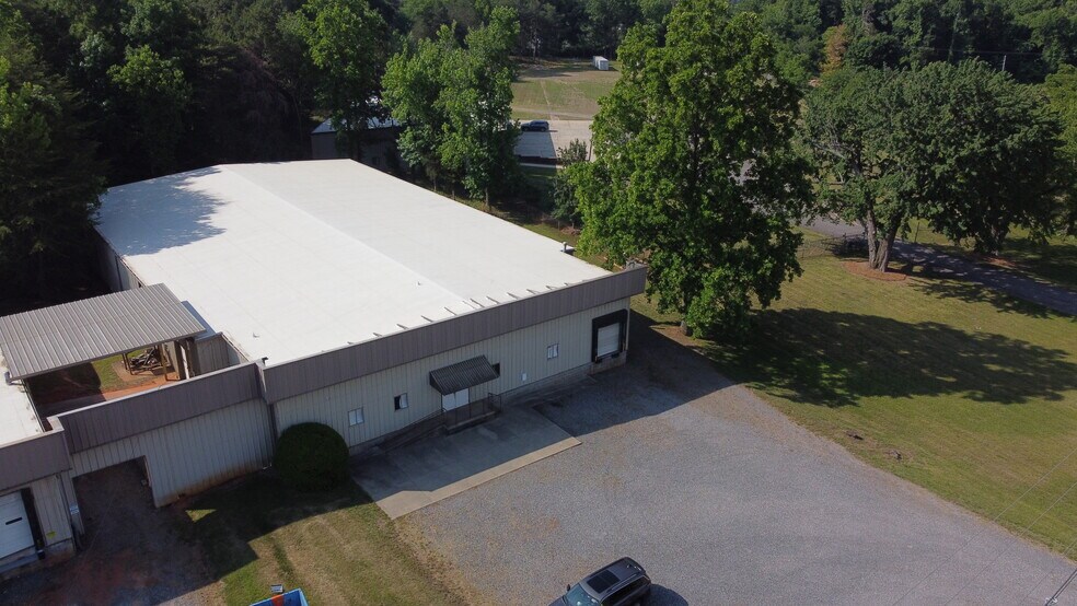 More Photos Of 2460 Davie Ave, Statesville Warehouse For Lease