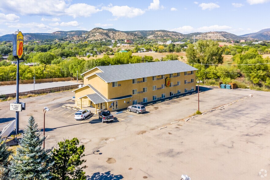 More Photos Of 1610 Cedar St, Raton Hotel For Sale