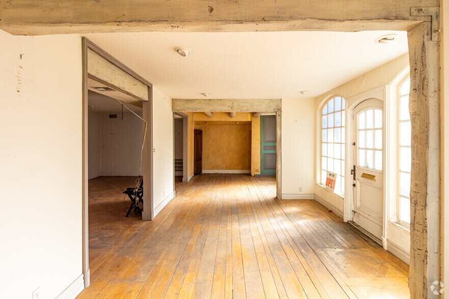 More Photos Of 1832 S Sepulveda Blvd, Los Angeles Storefront Retail Residential For Sale