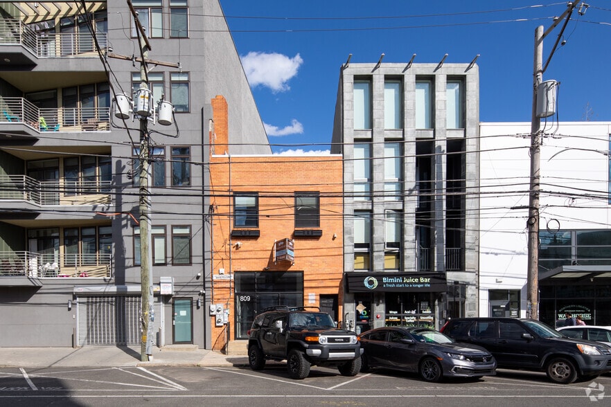 Primary Photo Of 809 N 2nd St, Philadelphia Storefront Retail Office For Sale