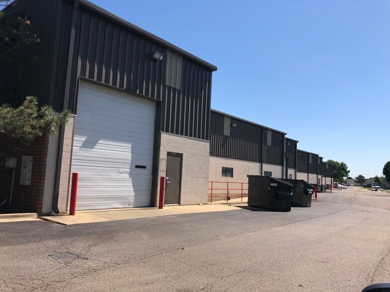 More Photos Of 1300 W Washington St, West Chicago Warehouse For Lease
