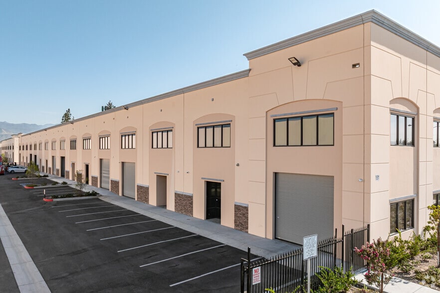 More Photos Of 1623 W San Bernardino Rd, West Covina Distribution For Lease