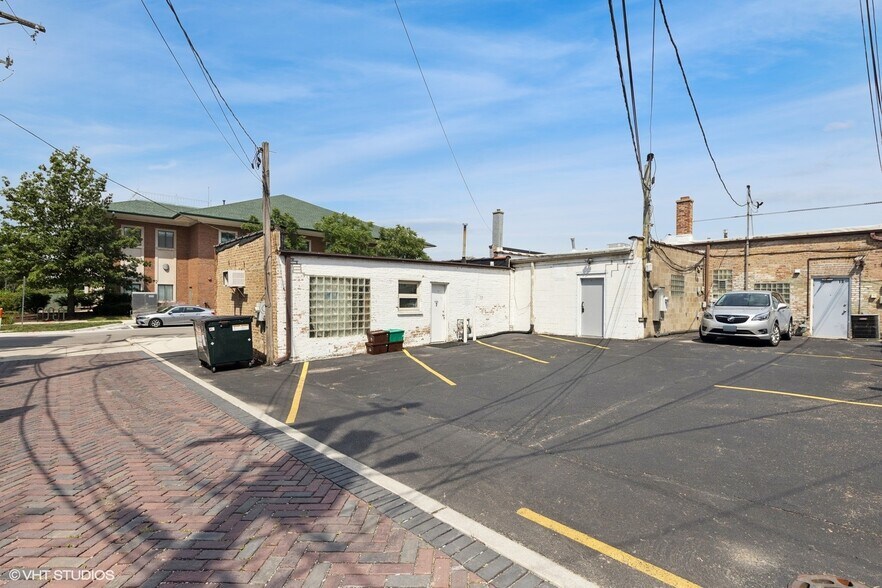 More Photos Of 19-23 W Quincy St, Westmont Storefront For Sale